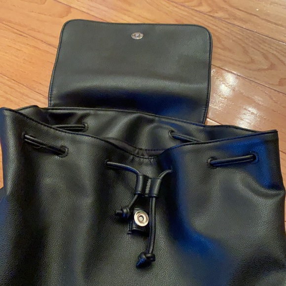 🎉1 day sale! 💖Victoria’s Secret Drawstring Backpack !NWOT! - Picture 7 of 7